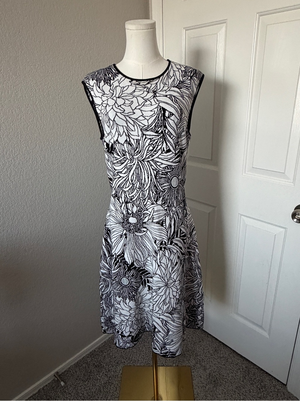 MARY KATRANTZOU Black & White Sleeveless Floral Fit-and-Flare Dress